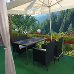 Stoletnika Guest house 3*
