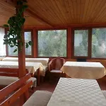 Stoletnika 3*