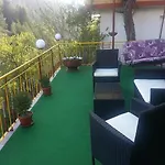 Stoletnika Guest house 3*