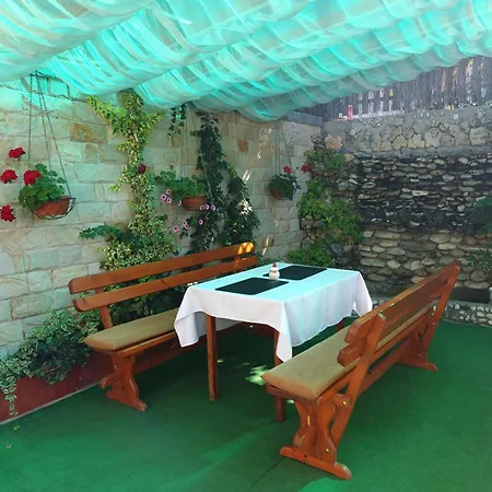Stoletnika Guest house 3*